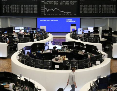 European Shares Rebound: Healthcare and Energy Lead Gains