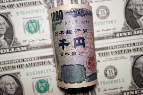 Japanese Yen Slides as BoJ Deputy Governor's Dovish Remarks Echo